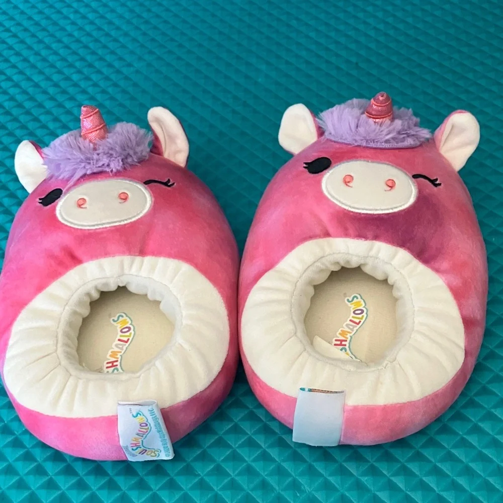 Squishmallows Lola The Unicorn Dual Sizes Girls Slippers | S 11-12